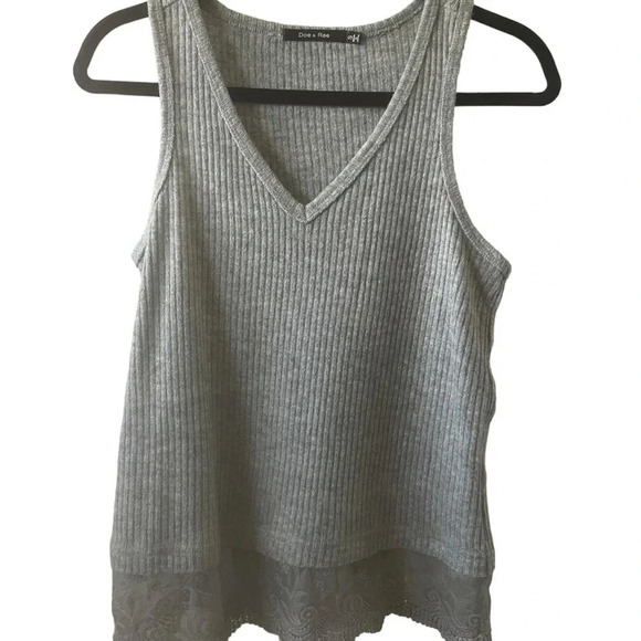 Doe & Rae Gray Lace Top Blouse Tank Top Size Small - Picture 4 of 6